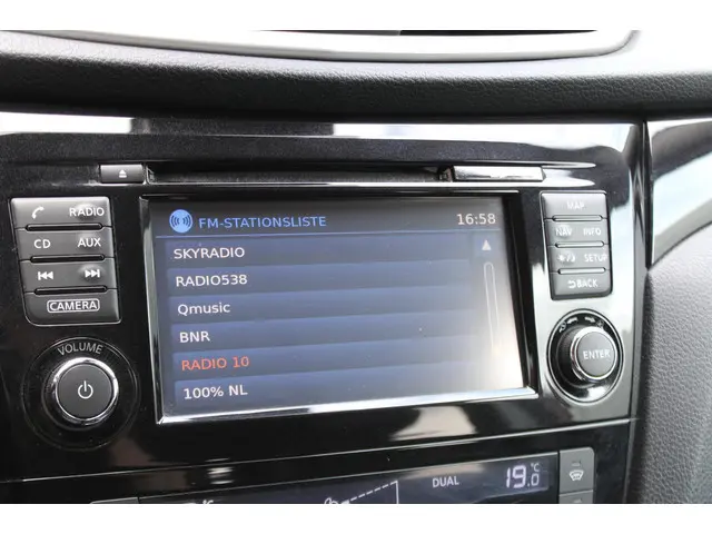 Nissan QASHQAI 1.2 Connect Edition 2015 Benzine 23