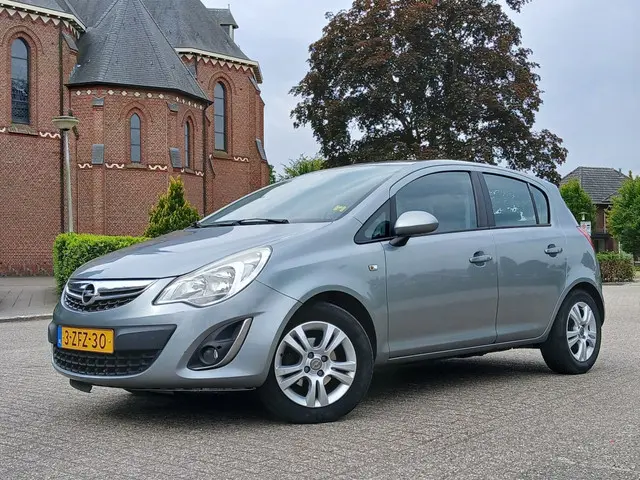 Opel Corsa 1.2-16V Design Ed 2013 Benzine