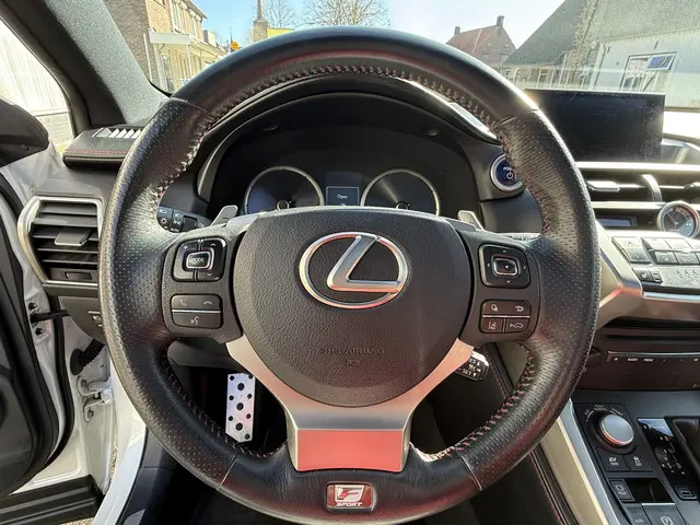 Lexus NX 300h AWD F Sport Line 2014 Hybride Benzine 11