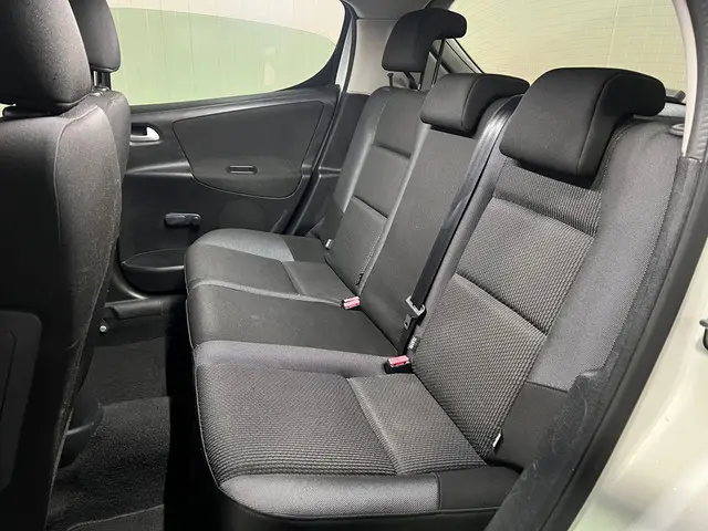 Peugeot 207 1.4 VTi Access 2012 Benzine 8