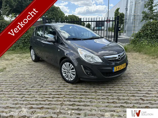 Opel Corsa 1.4-16V Anniversary Edition 2013 Benzine 6