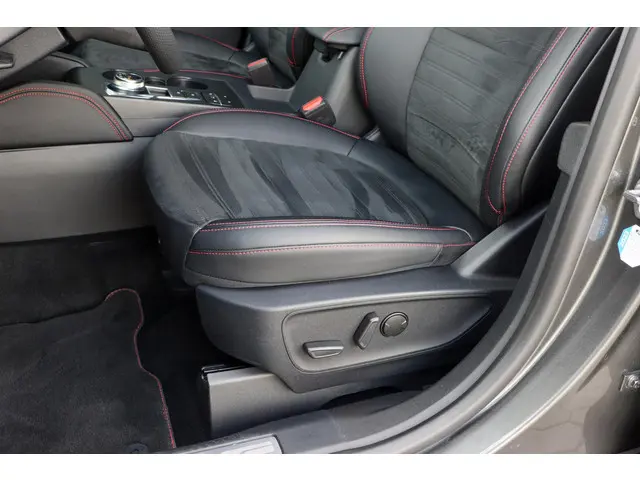 Ford Kuga 2.5 PHEV ST-Line X 2021 Hybride Benzine 23