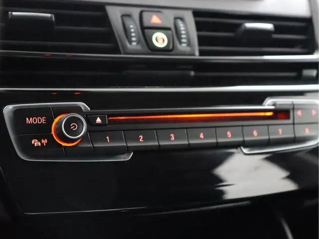 BMW 2 Serie Active Tourer 220i Essential 2015 Benzine 14