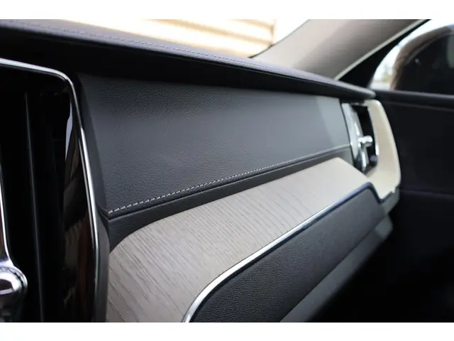 Volvo XC60 2.0 B4 Inscription 2021 Benzine 27