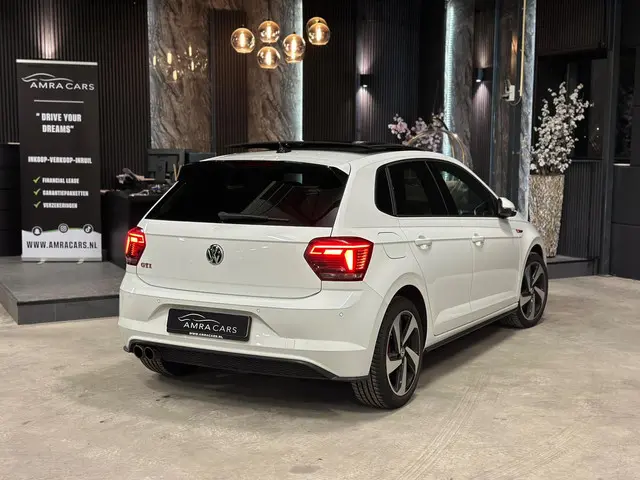 Volkswagen Polo 2