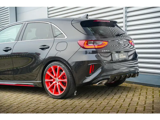 Kia Ceed 1.6 T-GDi GT 2019 Benzine 32