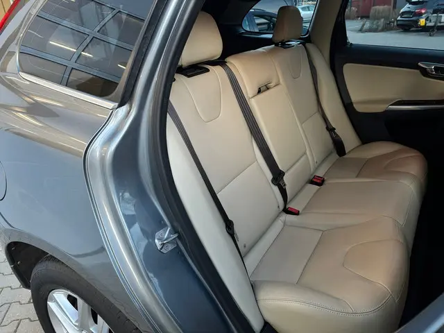 Volvo XC60 2.0 D4 FWD Polar+ | Harman/Kardon 2017 Diesel 6