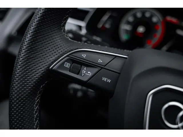 Audi Q8 55 TFSI-E quattro 2023 Hybride Benzine 34