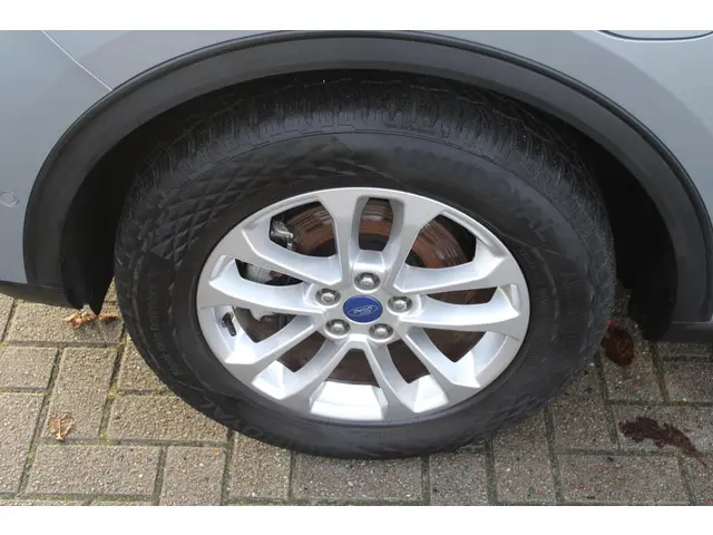 Ford Kuga 2.5 PHEV Titanium X 2021 Hybride Benzine 32
