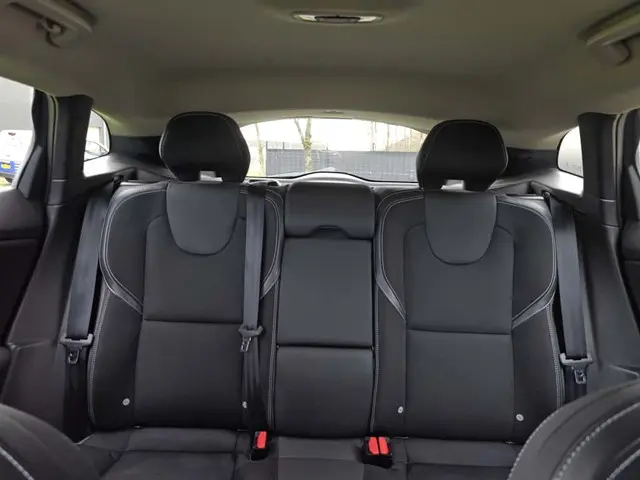 Volvo V40 2.0 T2 Nordic+ 2016 Benzine 18