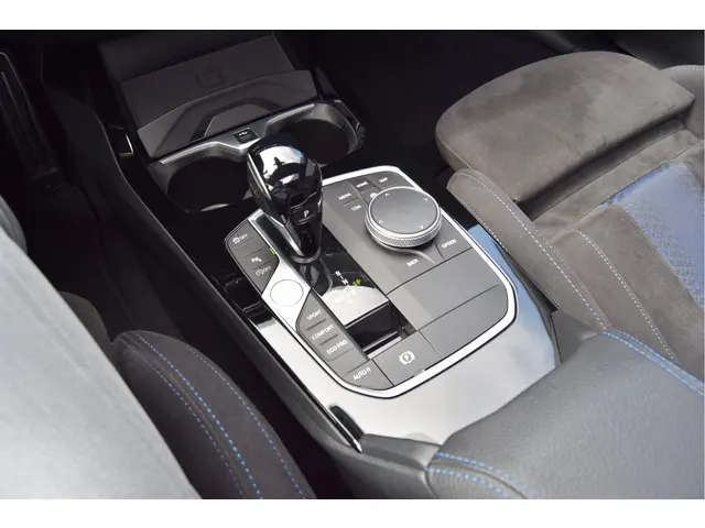 BMW 1 Serie 120i 2023 Benzine 22