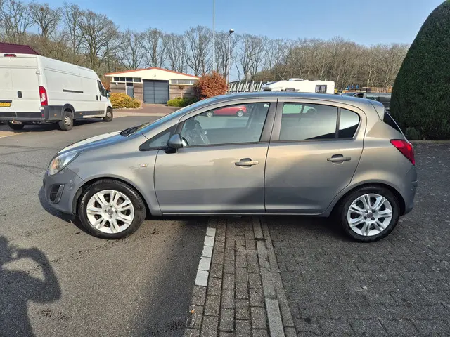 Opel Corsa 1.2-16V BlitZ Navi Nap 2014 Benzine 2