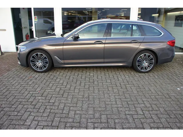 BMW 5 Serie Touring 530d High Executive 2018 Diesel 39