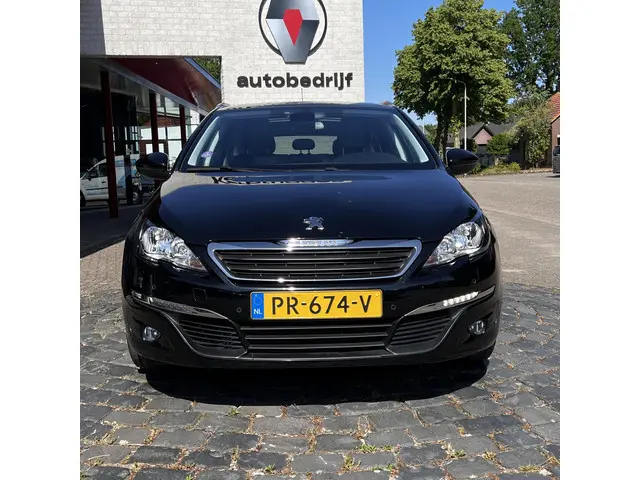Peugeot 308 SW 1.2 PureTech Blue Lion 2017 Benzine 21