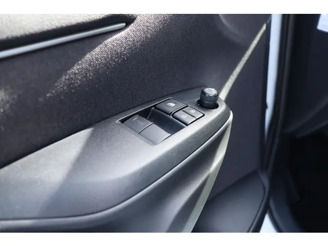 Toyota Yaris 1.5 Hybrid Active 2022 Hybride Benzine 12