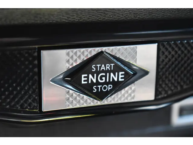 DS DS 3 PureTech 130 EAT8 Performance Line 2024 Benzine 17