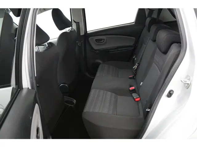 Toyota Yaris 1.3 VVT-i Dynamic 2017 Benzine 18