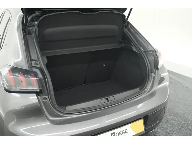 Peugeot 208 PureTech 100 GT 2023 Benzine 60