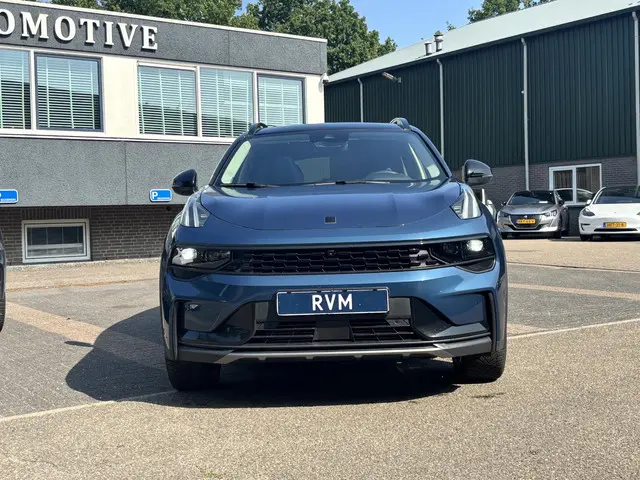 Lynk & Co 01 2