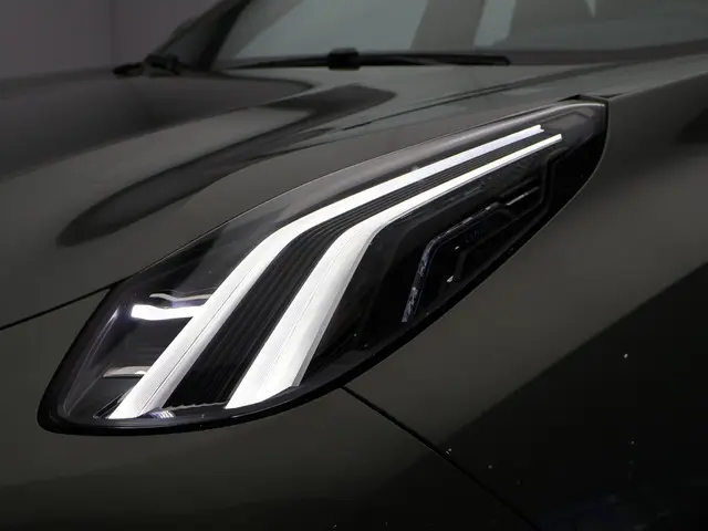 Lynk & Co 01 1.5 Core 2025 Hybride Benzine 12