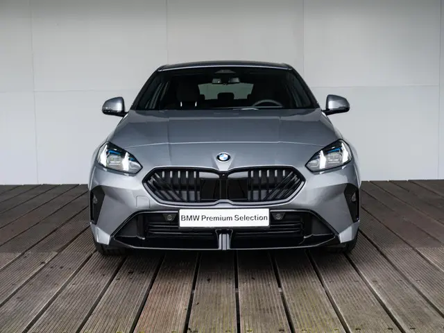 BMW 1 Serie 120 5-deurs 2024 Benzine 3