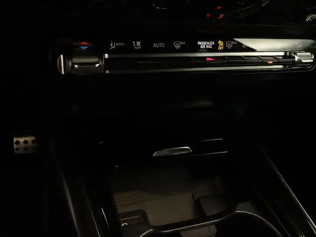 Mercedes-Benz GLA 250 e Style 2020 Hybride Benzine 49