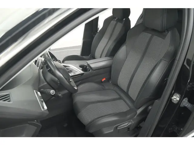 Peugeot 3008 PureTech 130 Allure 2021 Benzine 29