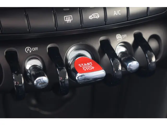 MINI One Mini 1.5 Essential 2021 Benzine 24