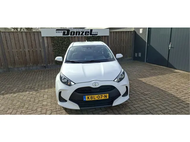 Toyota Yaris 1.0 VVT-i Active 2022 Benzine 6