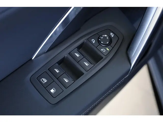 BMW X1 xDrive30e 2025 Hybride Benzine 24