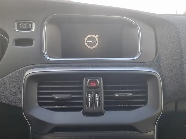 Volvo V40 2.0 D2 R-Design 2017 Diesel 16