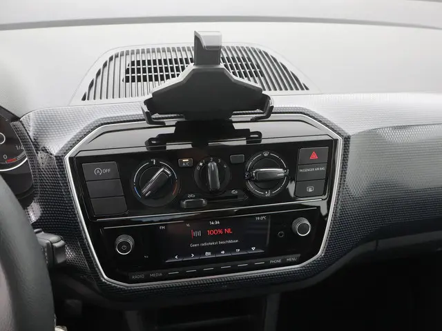 Volkswagen up! 1.0 BMT move up! AUTOM. 2018 Benzine 12