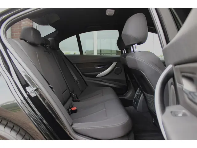 BMW 3 Serie 316i Executive 2013 Benzine 15