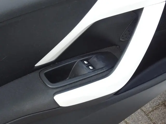 Peugeot 208 1.0 PureTech Access LIKE 2016 Benzine 12