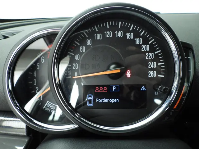 MINI Clubman 1.5 One Salt Business 2018 Benzine 12
