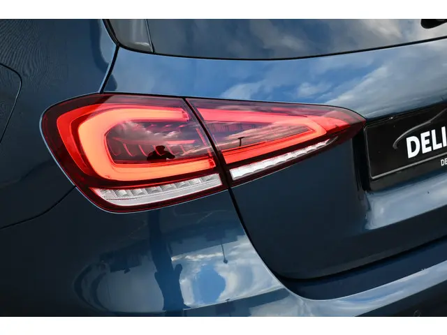 Mercedes-Benz A-Klasse 180 AMG Line 2022 Benzine 9