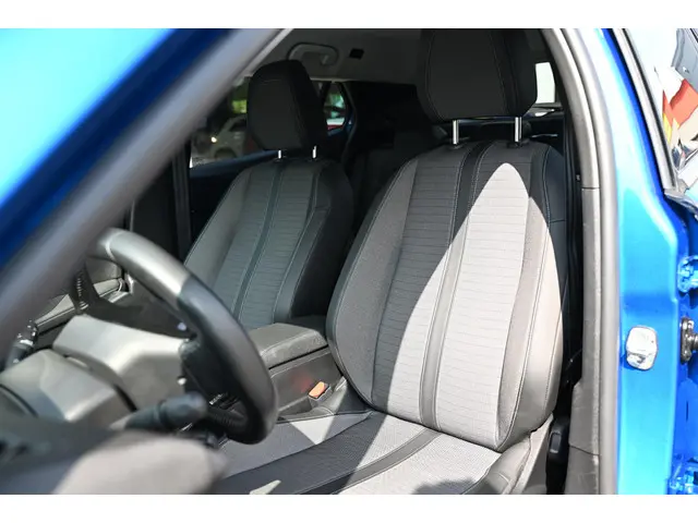 Peugeot 2008 1.2 PureTech Allure Pack 2021 Benzine 14