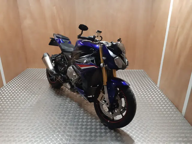 BMW S 1000 R  2