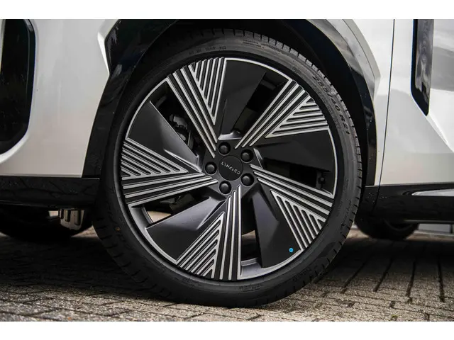 Lynk & Co 08 1.5 More 2026 Hybride Benzine 41