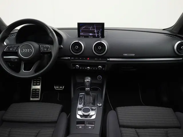 Audi A3 Limousine 35 TFSI/150PK S Line 2019 Benzine 4