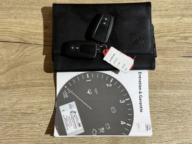 Toyota C-HR 1.8 Hybrid Bi-Tone 2018 Hybride Benzine 9