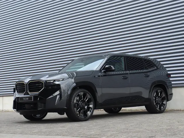 BMW XM 50e 2025 Hybride Benzine 44