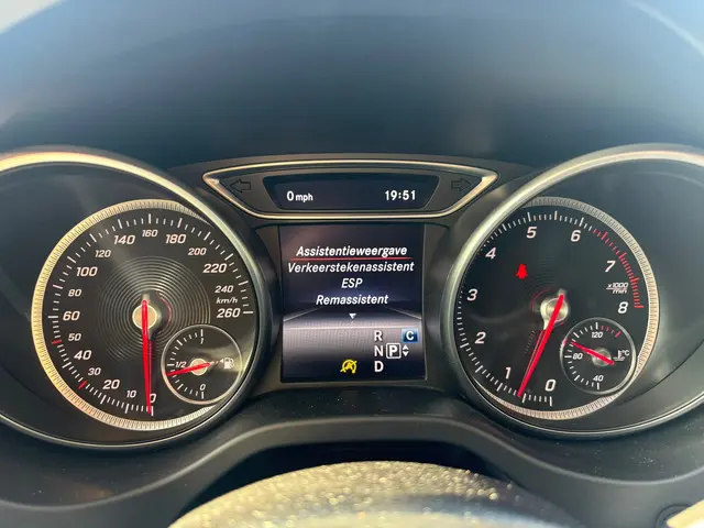Mercedes-Benz CLA 180 AMG EDITION PANO NAP 2017 Benzine 36