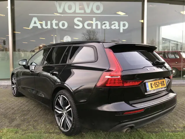 Volvo V60 2.0 B3 Momentum Advantage Automaat 2020 Benzine 3