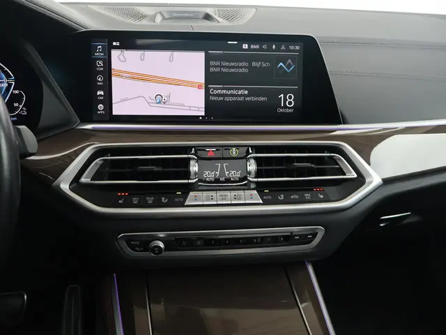 BMW X5 xDrive45e High Executive 2022 Hybride Benzine 24