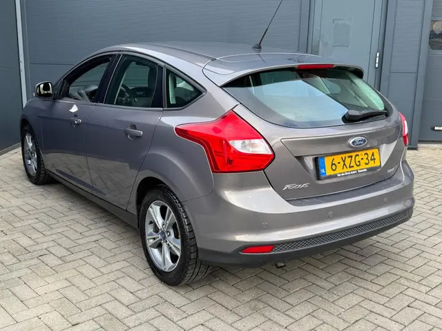 Ford Focus 1.0 EcoBoost Edition / Navi / Nap / Pdc 2014 Benzine 4