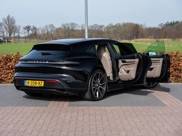 Porsche Taycan Sport Turismo 79 kWh 2022 Elektrisch 78