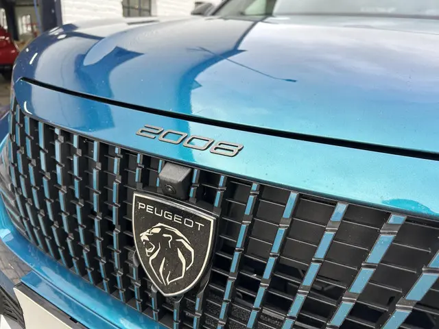 Peugeot 2008 1.2 Hybrid 145 PK GT 2025 Hybride Benzine 42