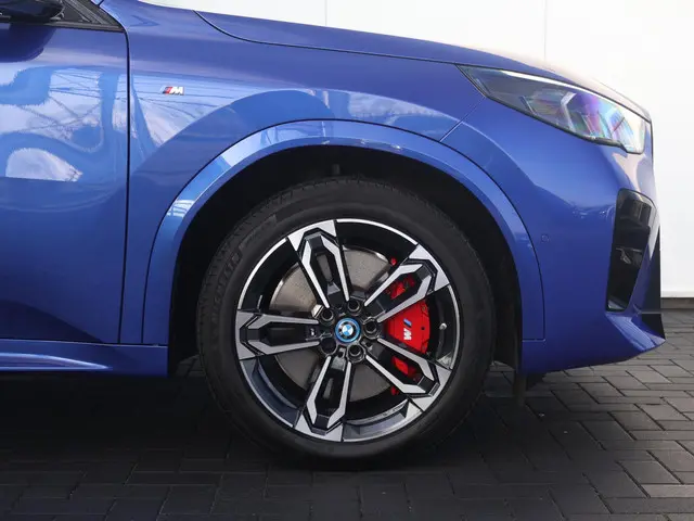 BMW iX2 eDrive20 67 kWh M Sport Edition 2025 Elektrisch 9