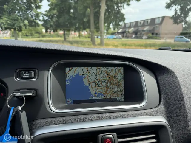 Volvo V40 2.0 T2 Summum 2016 Benzine 17